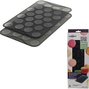 Mastrad - Macaron Baking Sheet - Set of 2 Silicone Cookie Sheet with 25 Small Ri